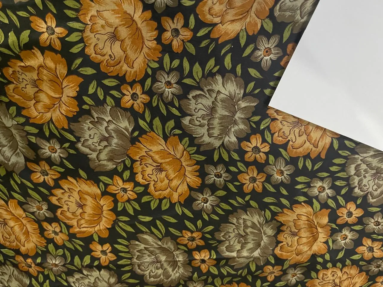 Pure silk HABOTAI FLORAL BLACK AND BROWN FLORAL COLOR 80 gms [15537]