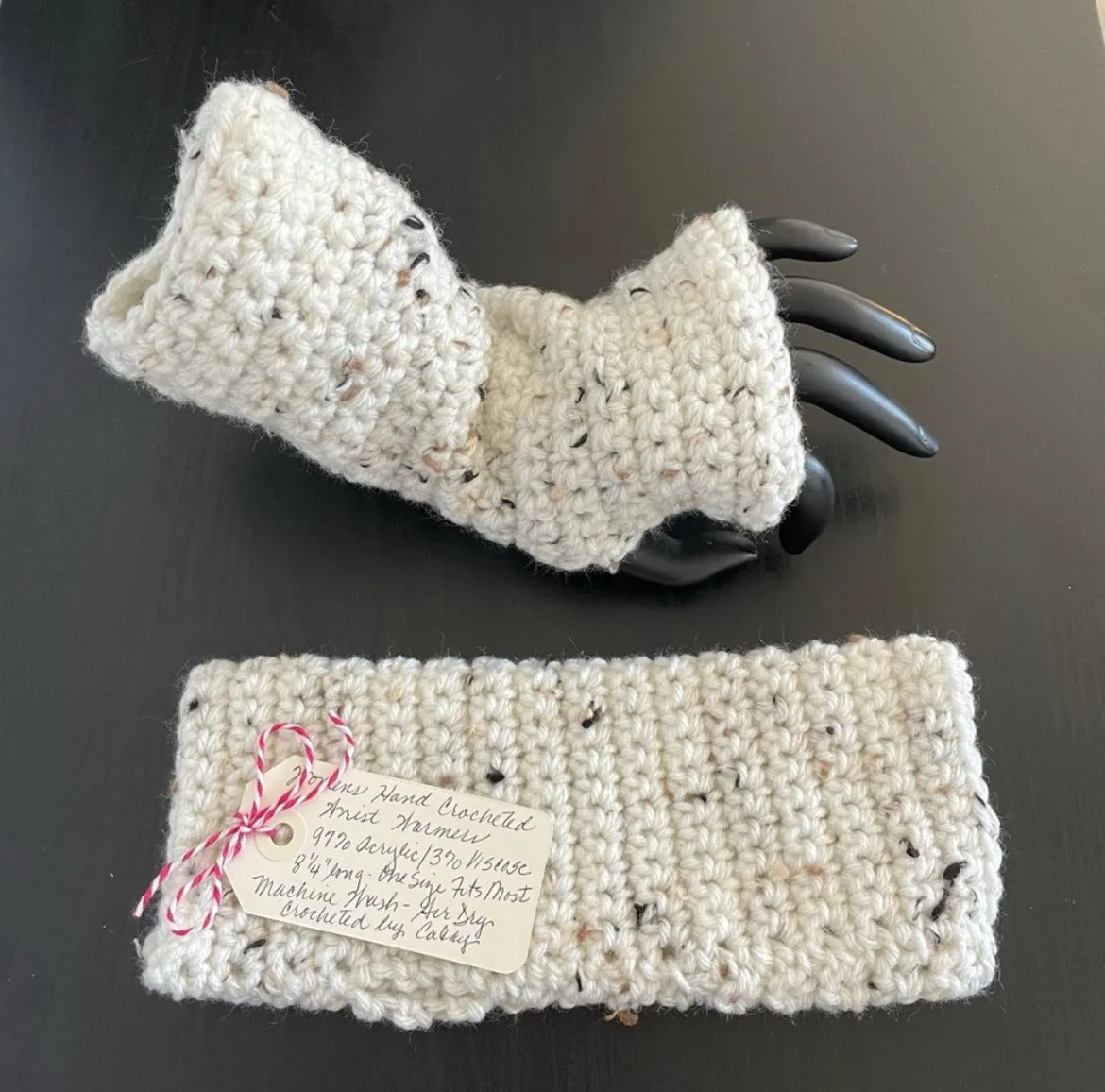 Texting Tech Wrist Warmers Cream Ivory Speckled Tweed Crochet Knit Spring Fall Winter Writing Gaming Fingerless Gloves