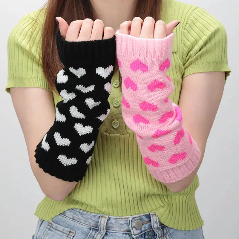 Women's Kawaii Heart Pattern Arm Warmers – Cute and Cozy