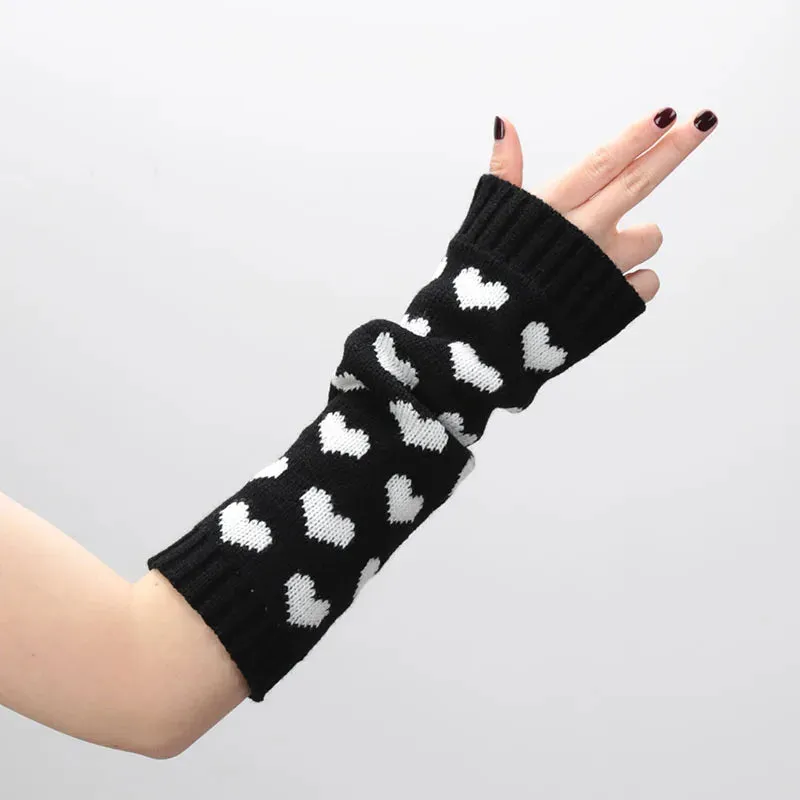 Women's Kawaii Heart Pattern Arm Warmers – Cute and Cozy